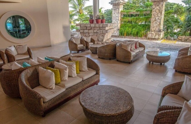 Stylish Studio with Balcony Ideal for Romantic Getaway