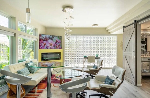 Stylish & Serene Suite Views SF, Wine & Marin