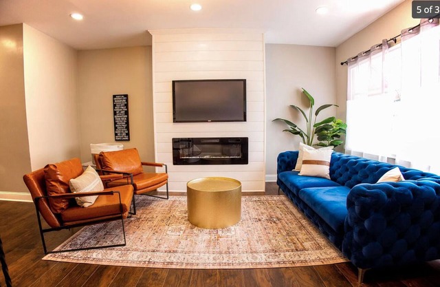 Stylish South Philly 4 Bdrm Townhouse with Free Street Parking