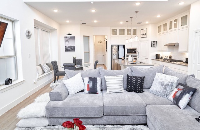 Stylish, Spacious, Modern Townhouse!