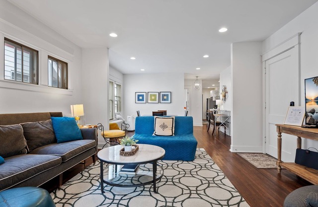 Stylish Stay for Families Near Campus