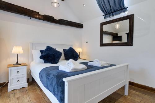 Stylish Stay for Work and Leisure - Free Parking and Walk to Stamford