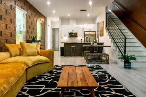 Stylish Stay I Breezy Pergola I Fire Pit Retreat