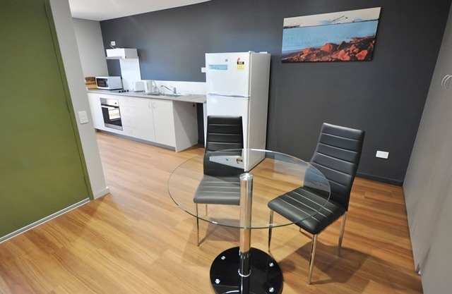 Stylish Studio 1x1 Walk to CBD