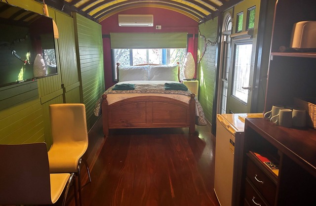Stylish Studio on South terrace. 2 Minute walk to the beach.