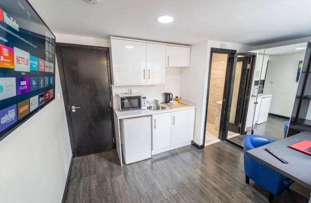 Stylish Studio for Short Term Near the City!
