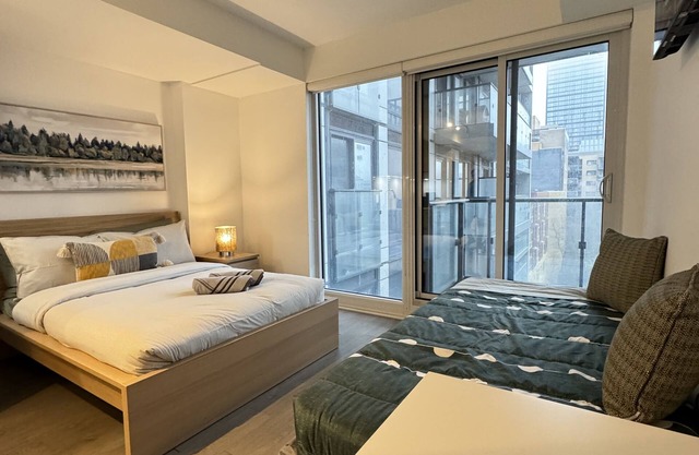 STYLISH STUDIO IN JARVIS ST