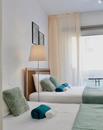 Stylish Studio with Pool Access, Free parking, Paphos center - Work Friendly