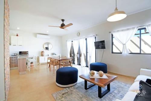 Stylish Townhome with Pool, Patio, and Secure Parking