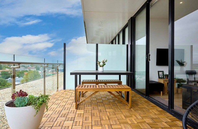 Stylish Urban Retreat Prime Location