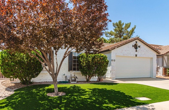 Stylish Val Vista Home | 3BR + Yard & Putting Green