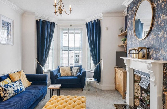 Stylish Victorian Terrace & Patio Garden, Plymouth