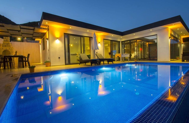 Stylish Villa for 2 Sarbelen Village, Heated Indoor Pool, Sauna and Turkish Bath