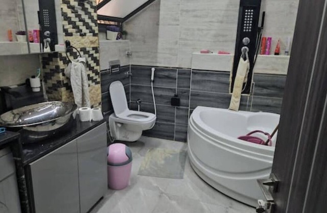 Stylish villa on the 1st floor with top security and modern comfort