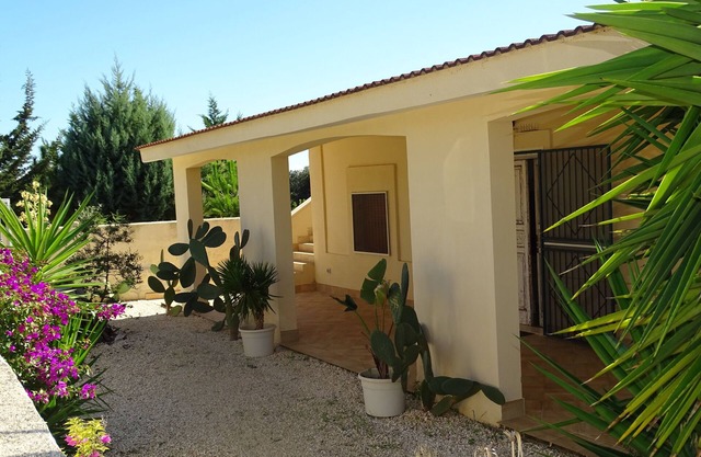 Elegante villa con impresionantes vistas sobre los olivares mar Jónico