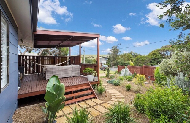 Stylish Zen Bungalow w/ Firepit + Walk to Beach!