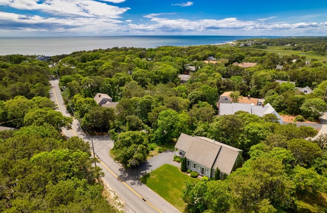 Elegante casa amueblada: acceso a Pleasant Street Beach