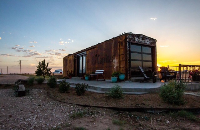 Stylishly Renovated Boxcar Near Palo Duro Canyon and WTAMU. Sunsets for miles