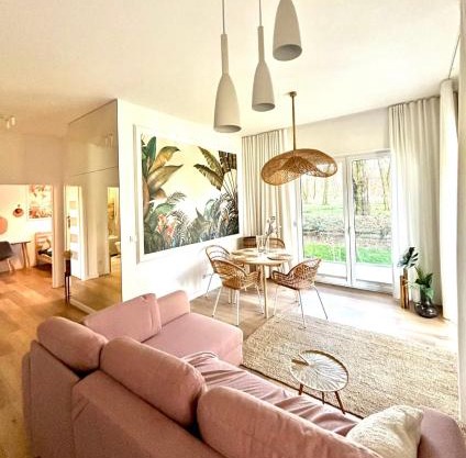 Stylowy apartament z prywatnym ogrodem, widokiem na park i parkingiem - Red Park Poznań