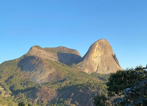 SUÍTE NO VISTA AZUL Vista para a Pedra