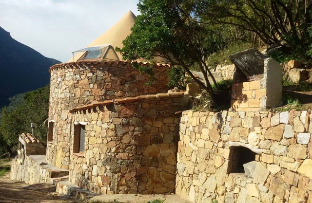 Su Nuraxi, Bienvenido a nuestra antigua isla. ADSL / WiFi.