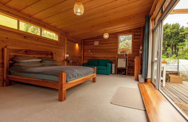 Sub tropical Retreat Paradise, access to Infra Red Sauna