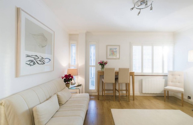 Sublime 1 bed flat with Thames view