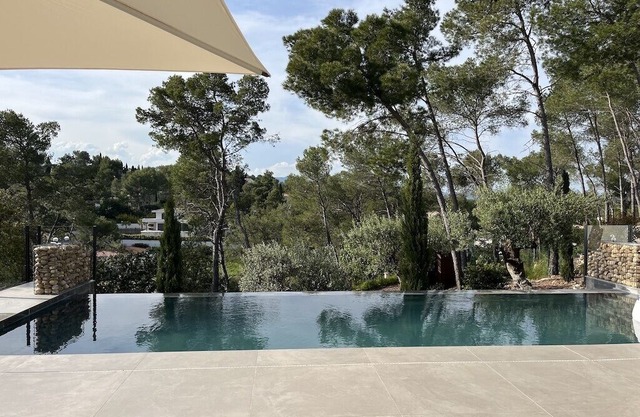 Sublime villa pool, sauna, gym