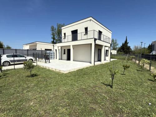 Sublime villa neuve proche de la plage