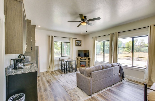 Cub River Canyon Suite w/ Shared Backyard!