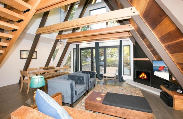 Sugar Pine Chalet by Tahoe Getaways - 2BR with Hot Tub & Close to Lake!