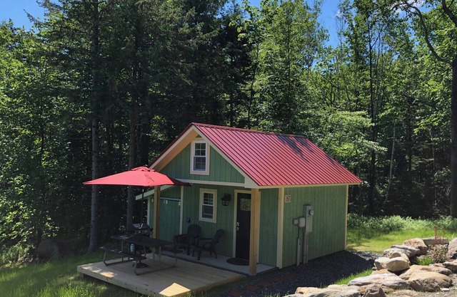 ¡Para estrenar! Ski-in Sugarbush / Mount Ellen Cabin / Tiny House en 3. 2 acres