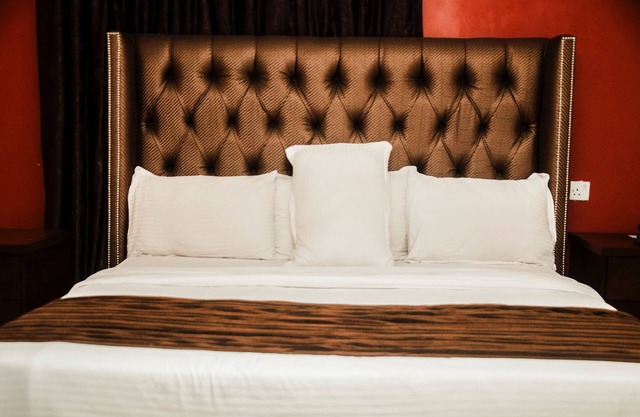 Sugarland Hotel & Suites