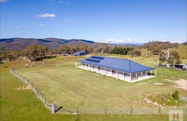 Sugarloaf Lodge - your deluxe rental home that is just 15 minutes from Jindabyne