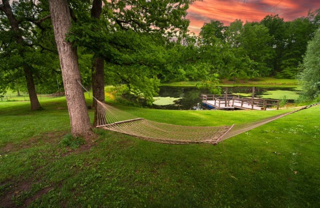 Sugarloaf Mountain EscapenSecluded 3 bedroom, 5 acres, ATV, RV and boat storage.