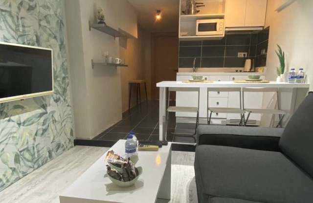[Suite 1] Small Cozy flat with private garden