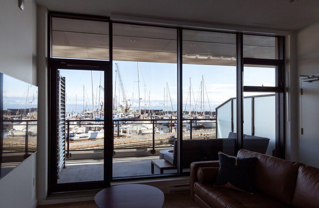 Suite 103 – One-Bedroom Oceanview King Suite