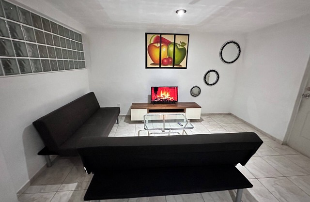 Suite #1B | Cerca de autopista Mex-Qro.