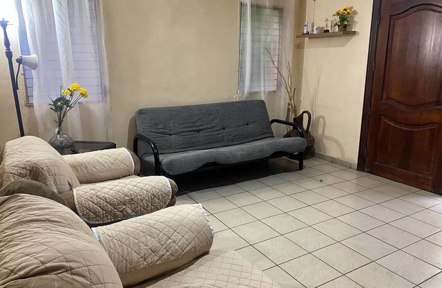 Suite 2 hab, 2 baños, 3 camas, sala, comedor, cocina, sofá cama y parqueo.