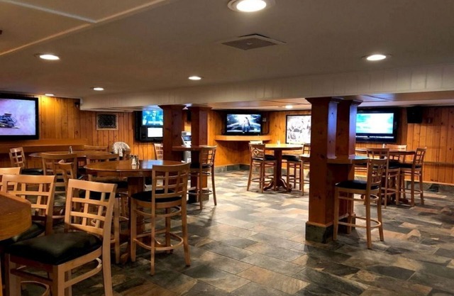 Suite | 2 Queen Beds | Golf Course | Table Tennis