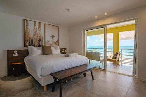 Suite 4 Mogador Residence, 1BR, brand-new, rare & luxury, beach view