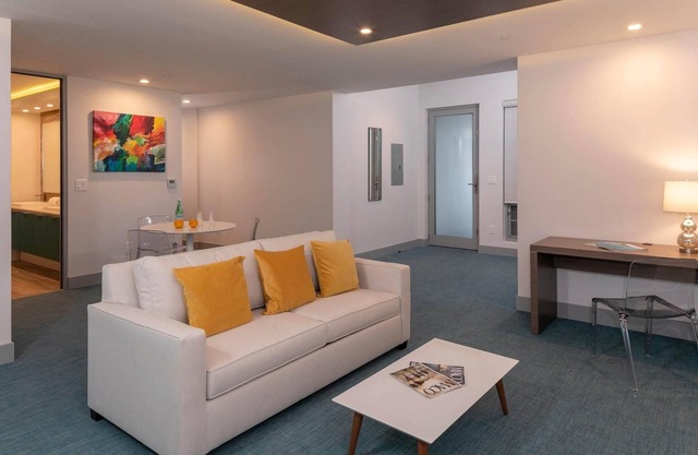 Suite 9