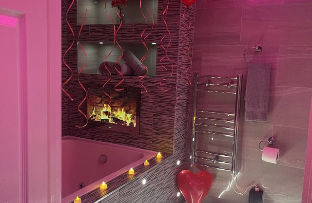 Suite-De Lujo-Bañera de hidromasaje-Apartment 2