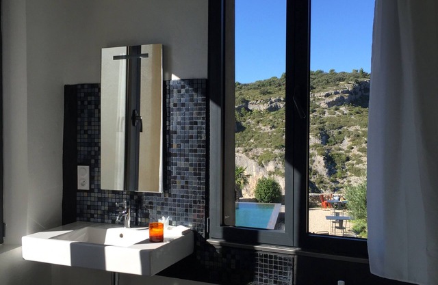 Diamantina-Triple-Suite-Bañera de hidromasaje-Vista al campo