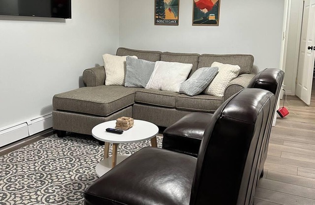 Suite in beautiful Jasper National Park. Mountains, wildlife and more!