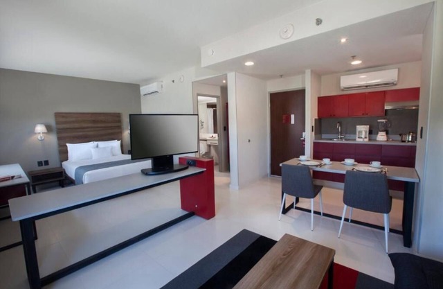 Suite Life in Cabo – Free Breakfast, Parking & Pool Access!