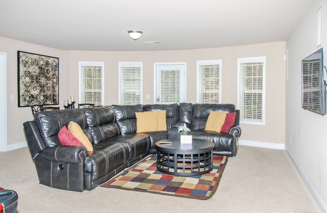 Suite Near ATL Airport/Downtown/ Free Parking