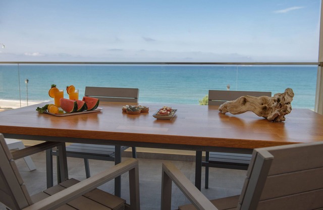 Pasithea privado con impresionantes vistas al mar