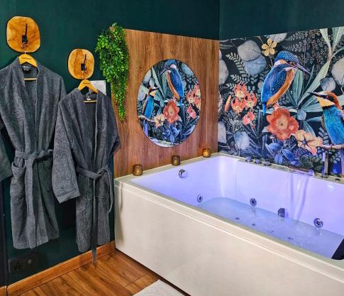 Suite Passion - Jacuzzi privé - Table massage
