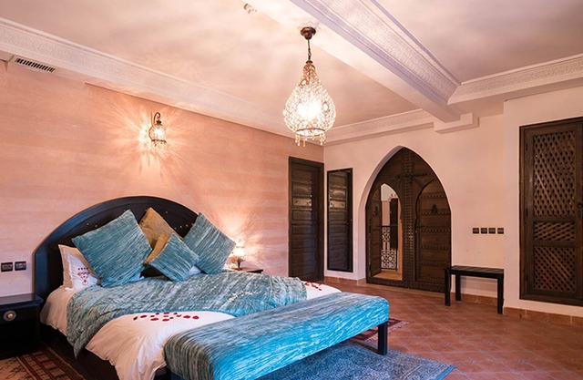 Suite "Turquesa" con terraza y vistas a la piscina